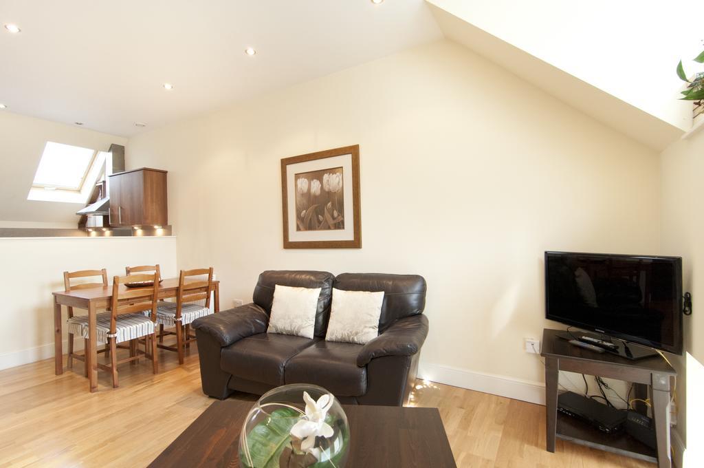 Edinburgh Church Apartments Ruang foto